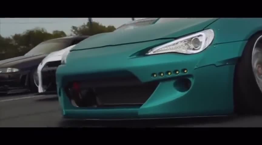 带你欣赏一下改装车展示秀！