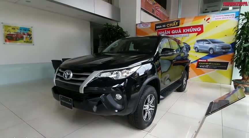 2020款丰田奔跑者低配版展示，外观和内饰实拍