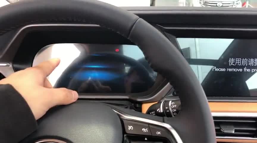 全新传祺GS4内饰很显档次感，但依然有大面积硬塑料