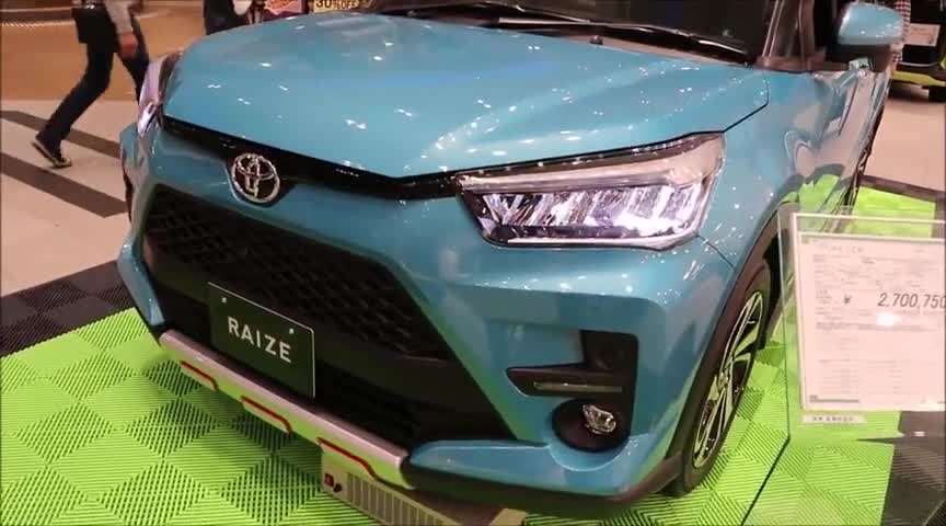 总算见到实车！小号RAV4来了，实拍2020款丰田RAIZE