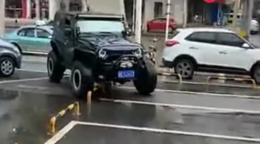 都买这么贵的车了，咱们差那几块钱的停车费吗