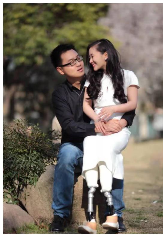 地震中失去双腿遭老公狠心抛弃舞蹈老师廖智2婚嫁海归获幸福