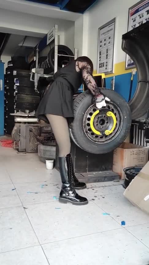 今天做个四轮定位，这个可是我的拿手绝活啊！