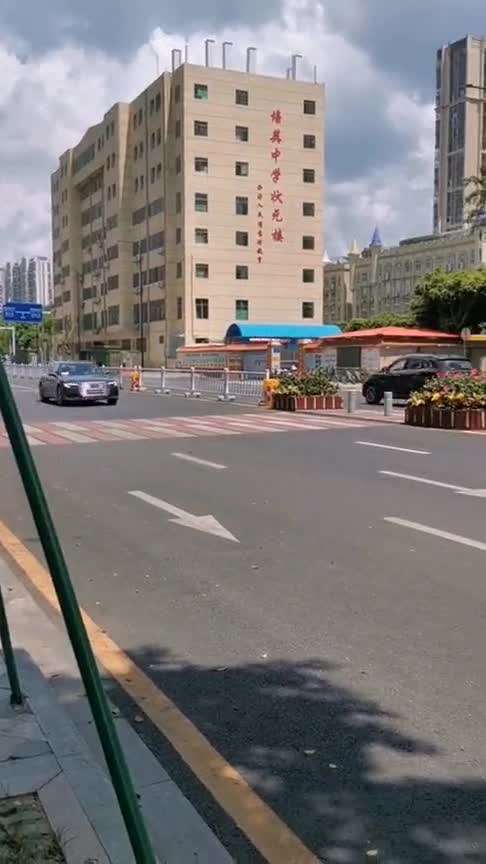 进口A6旅行车全新车型，光天化日之下如此潇洒