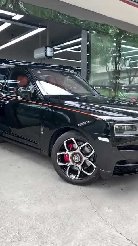 劳斯莱斯库里南BB版，全球限量的豪华SUV，不愧是富豪的座驾！