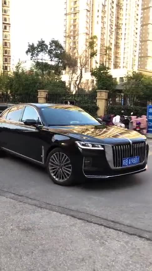 国产全新红旗H9，被称为国产版劳斯莱斯，这还看啥奔驰宝马！