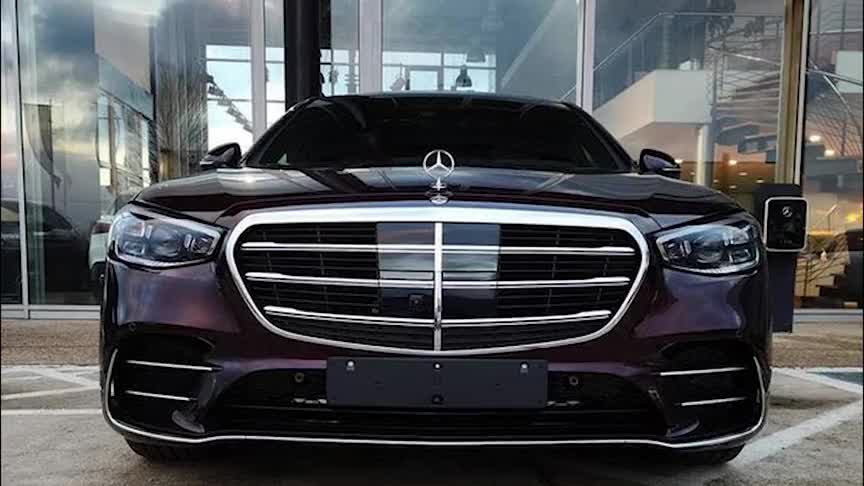 奔驰全新S级到店实拍！内配红色真皮座椅，升级斜面大屏幕