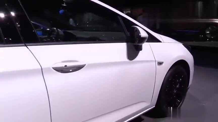 欧宝雅特运动旅行车，外观和内饰展示