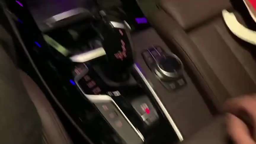 23岁全靠自己的努力，全款拿下宝马七系，在网上是什么段位？