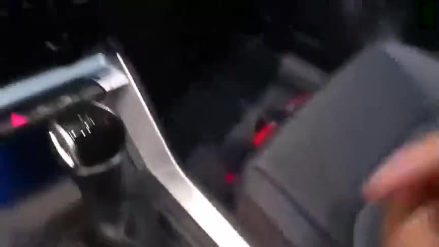 2020款奥迪Q3运动版实车展示实拍