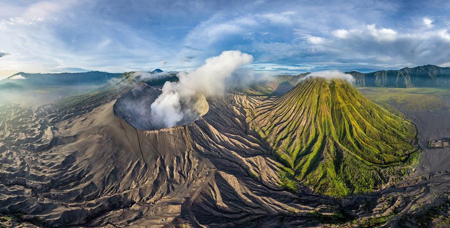 壮观的印度尼西亚爪哇布罗莫活火山