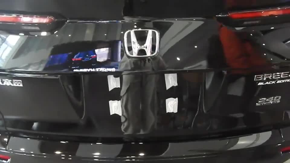 实拍皓影幻夜版！后备箱空间奢侈，还带备胎和便携式千斤顶