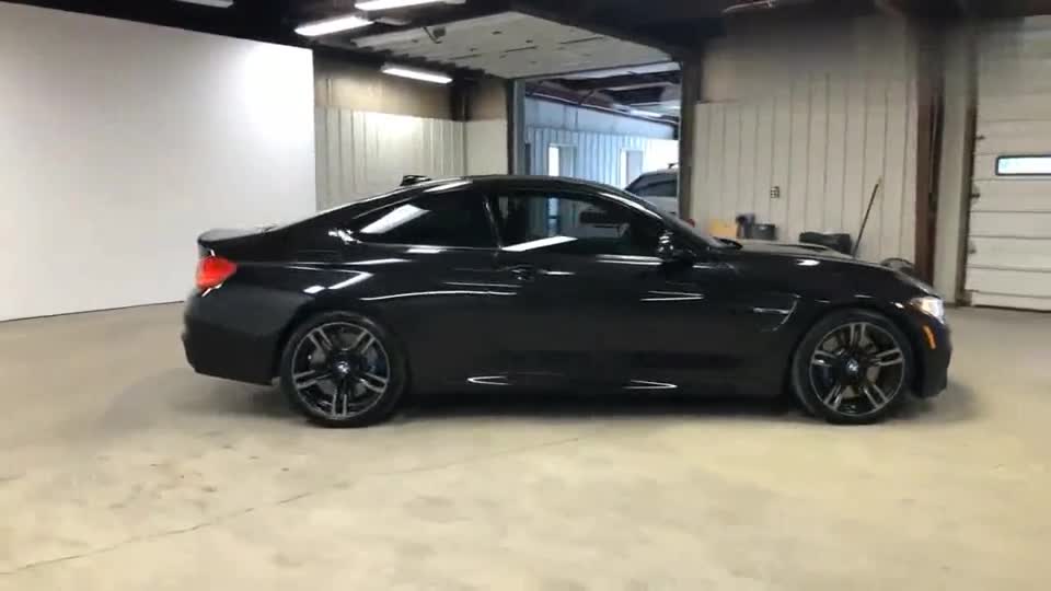 这车真够酷，内外实拍欣赏黑色宝马M4