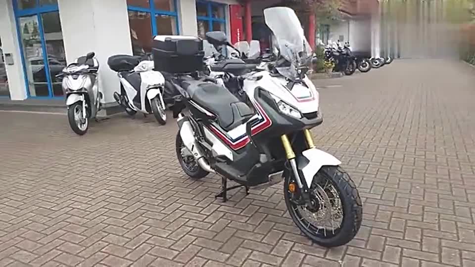 实拍本田越野踏板车X-ADV