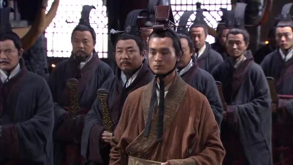 大秦帝国:得知公孙衍联合五国来对付秦国,秦王既愤怒