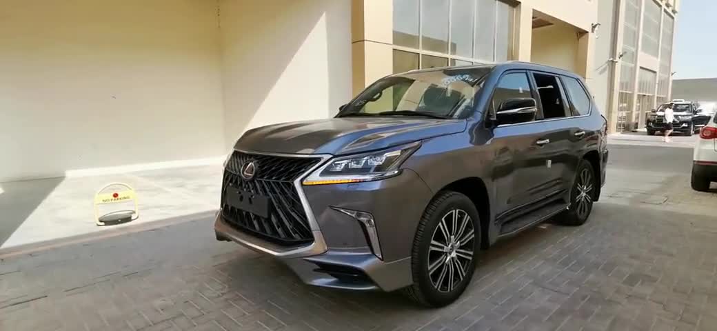 2020款雷克萨斯LX570MBS版，外观和内饰实拍