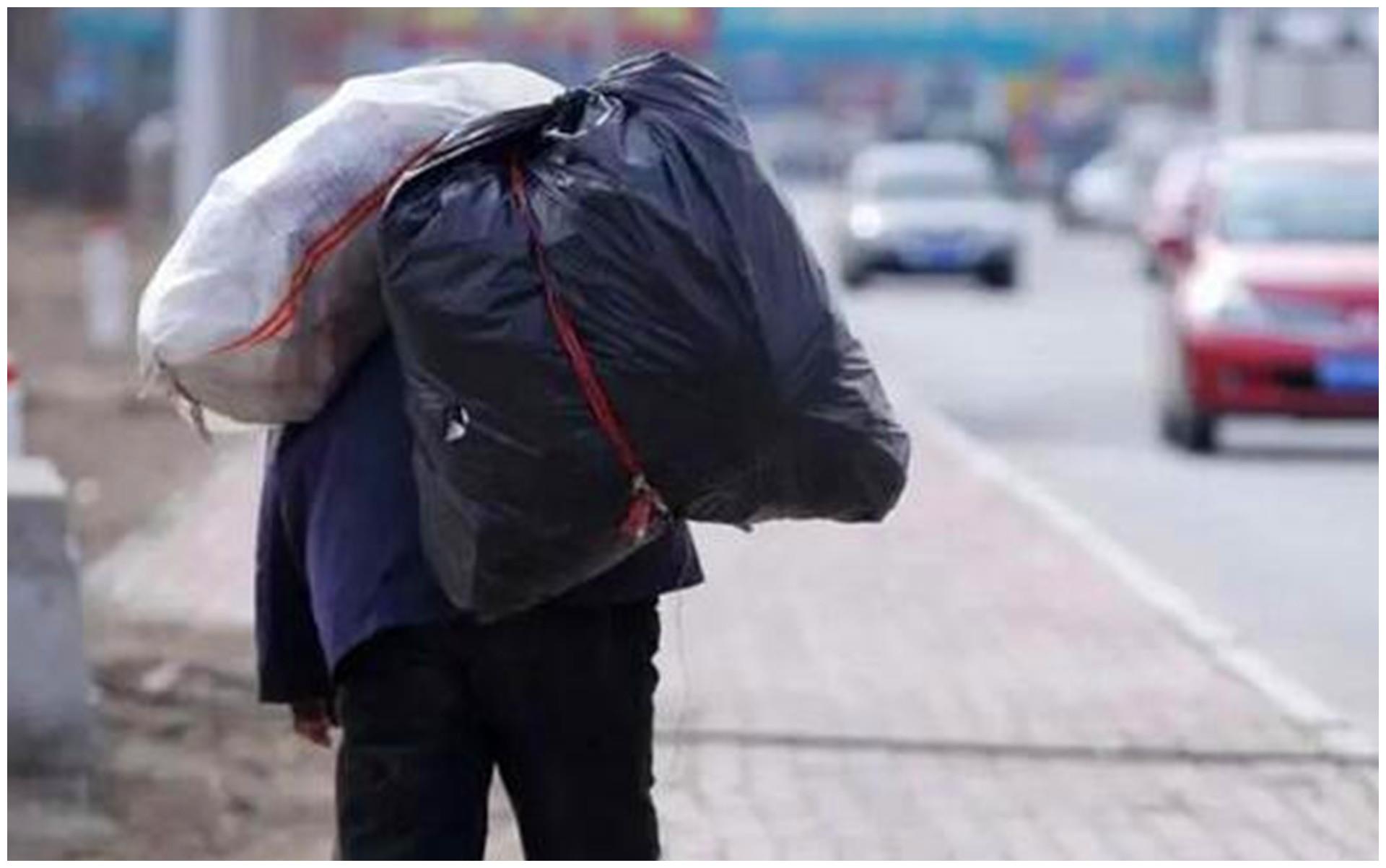 乔四的金牌打手莫磊,曾叱咤风云,如今成了一个流浪汉靠拾荒为生休闲区蓝鸢梦想 - Www.slyday.coM 乔四的金牌打手莫磊,曾叱咤风云,如今成了一个流浪汉靠拾荒为生休闲区蓝鸢梦想 - Www.slyday.coM