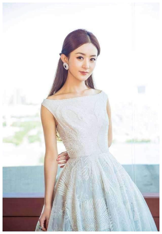 都评价赵丽颖平胸,一句话打脸半个娱乐圈女明星