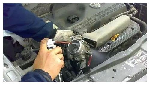 为什么要定期清洗节气门喷油嘴三元催化