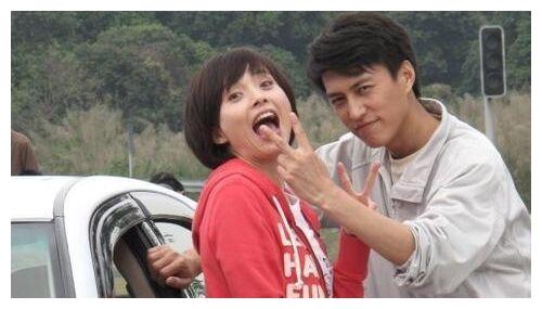 靳东颜值那么高,为何当年会娶二婚的李佳?看完终于知道了