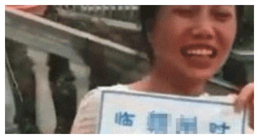 女司机摇号出意外,看到车牌不敢挂,路人:谁扛得住