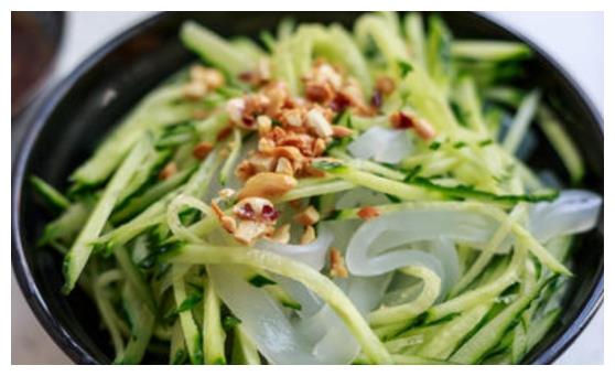 精选美食:蜂蜜鸡肉,杂果紫薯糕,黄瓜拌粉皮,空心菜炒玉米做法
