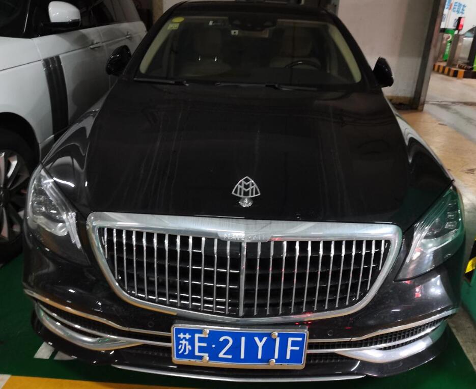 苏州园区某地库实拍迈巴赫S600，气场秒杀周围所有车！