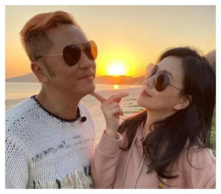 如今,苏志威的生意越做越好,刘小慧完全可以在家里当一个幸福少奶奶.