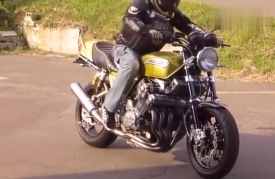 视频：六缸本田CBX重型机车唯一一辆拥有F1的摩托车！