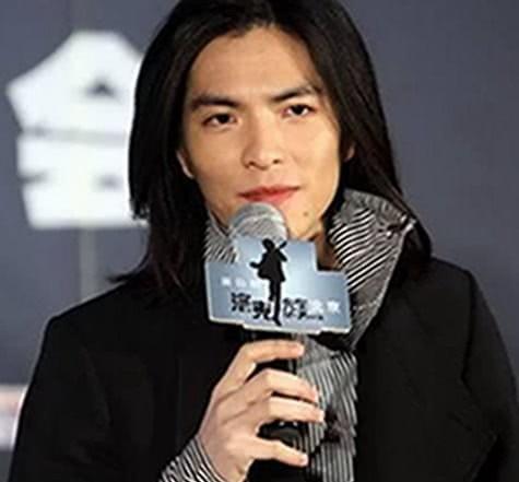 娱乐圈曾经留过长头发的6大男星最后一位唯一长发而好看的男子