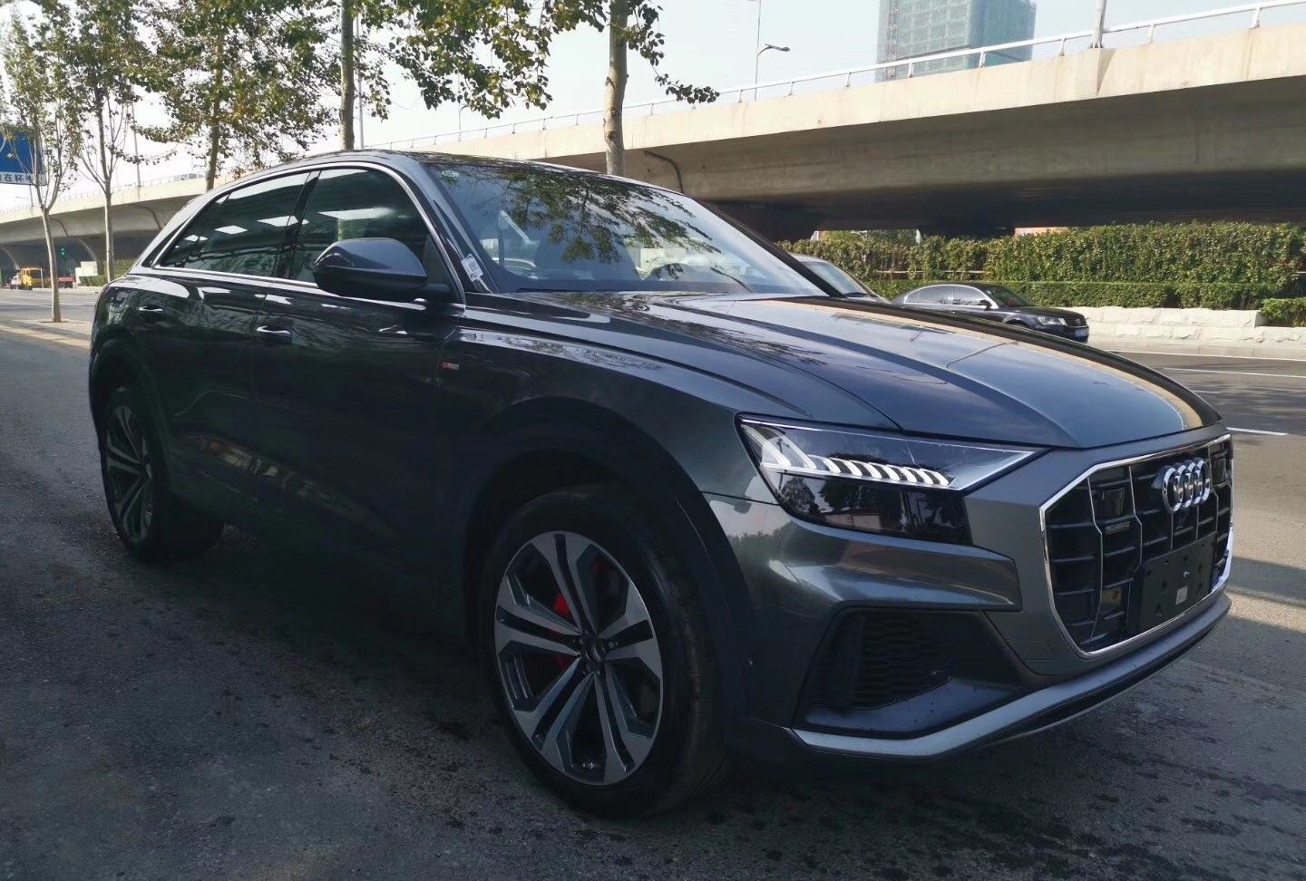 成都车展开启预售 全新Q8实车已到店