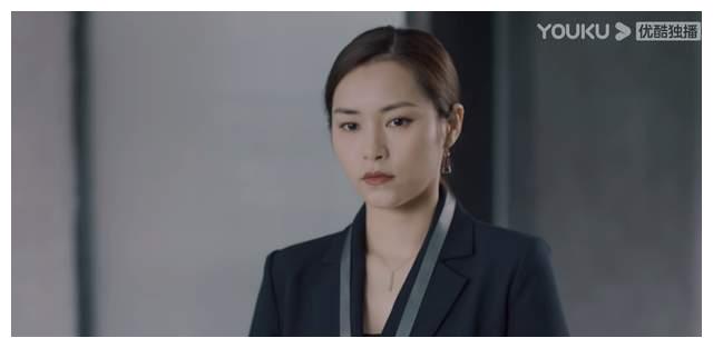 《紧急公关》尹静雅,现代职场精英范儿,成熟女性的魅力真迷人