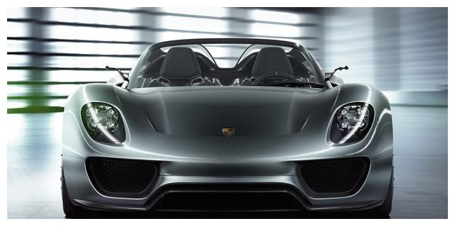 保时捷918 Spyder:首款搭载三驱动单元的超级跑车