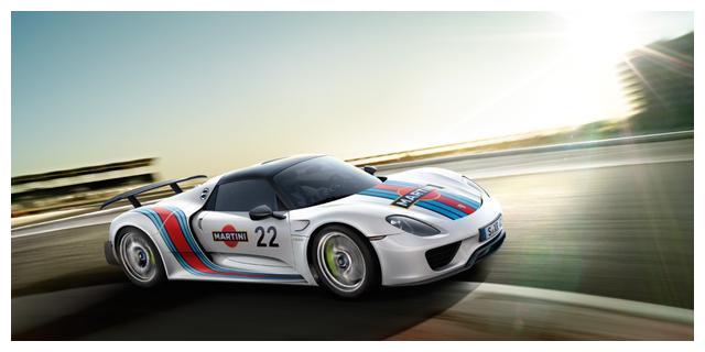 保时捷918 Spyder:首款搭载三驱动单元的超级跑车