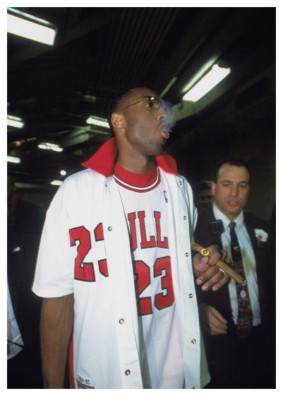 nba球星抽烟照乔丹酷爱雪茄阿杜不忍直视安东尼像社会大哥