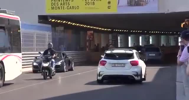 豪华时尚的性能车，车身性能强悍