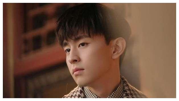 2020男明星颜值排名_肖战登2020亚太最帅面孔榜首颜值排行沦为拼人气榜