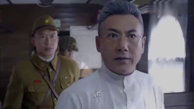 荡寇:二虎先溜了,冈村不敢追出去,二虎鬼主意太多怕埋伏