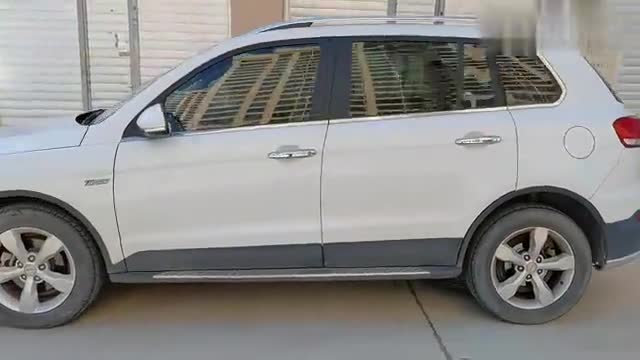 视频：众泰大迈x5实车外观，现在买众泰的人应该不多了吧，外观确实漂亮