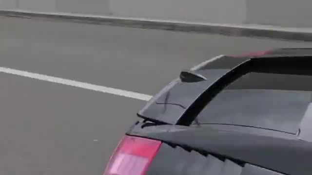 超级跑车车展游走，最佳的排气声在传播