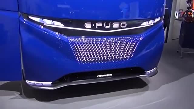 车展实拍e-Fuso概念厢式货车，这车造型真的很炫酷