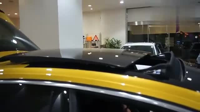 大众Arteon实拍展示，这尾灯一亮简