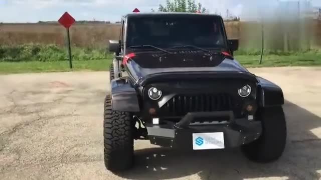 不愧为偶像派越野车，实拍两台改