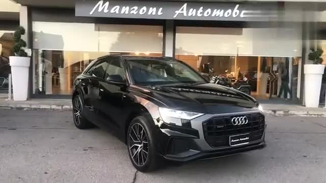 奥迪Q8VS路虎揽胜运动版，内外实拍