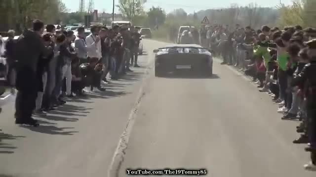 海外自媒实拍超级跑车，激昂的声