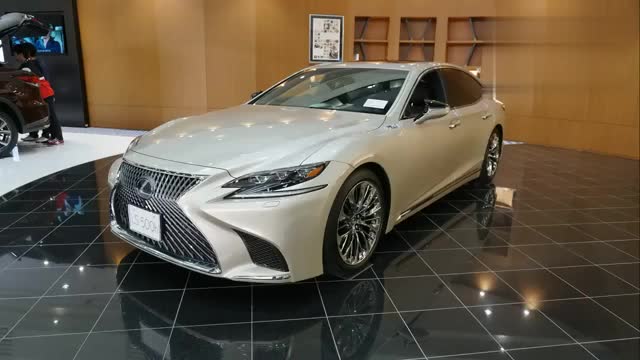 高清实拍2020款雷克萨斯LS500h