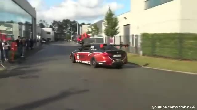 国外实拍改装车游街展示，不俗动