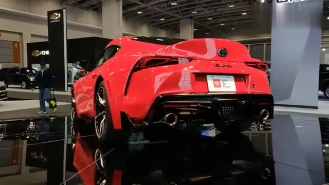 外观有传承也有创新，车展实拍欣赏新款丰田Supra