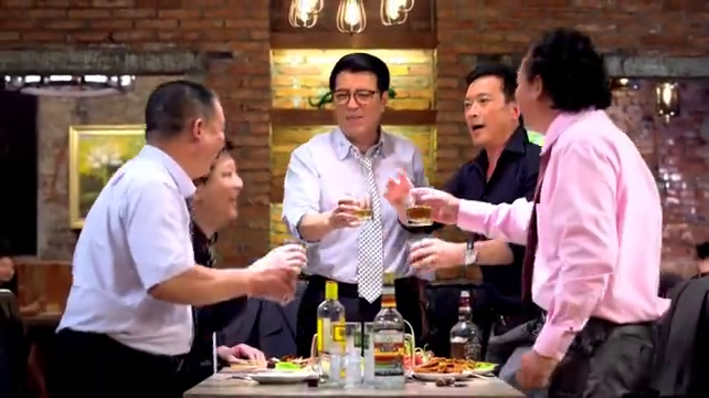 原来董事长谈生意应酬是这样喝酒的,这暗箱操作的默契