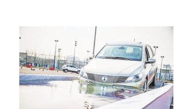 雨季使用电动汽车要注意什么？对于车辆的用车安全